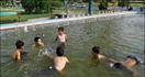 تابستان؛ شنای کودکان در کانال آب‌های آلوده